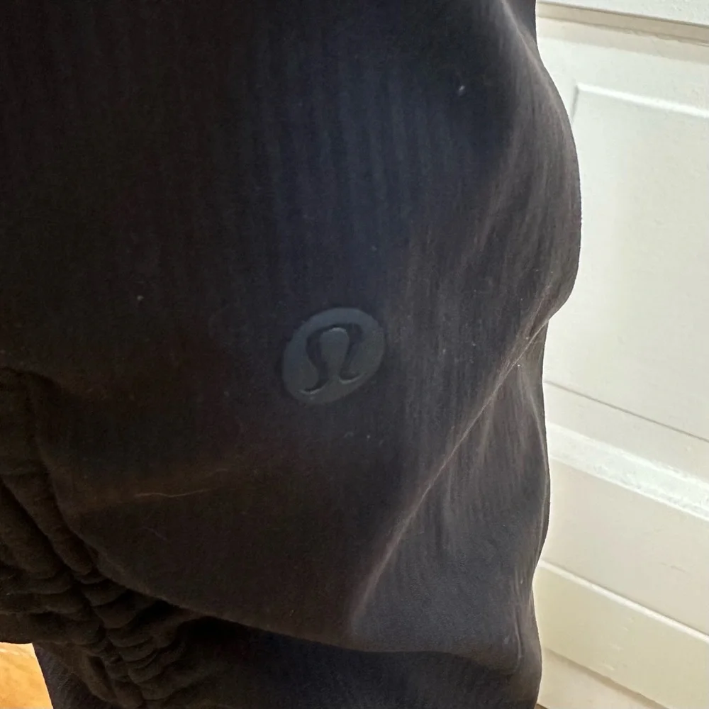 Lululemon Beyond the Studio Crop Pant Size 12 Black $128 - Picture 6 of 8